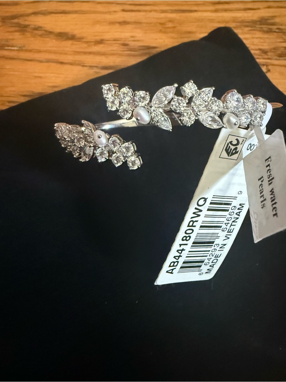 Freshwater Pearl and Crystal Silver Bracelet - White
